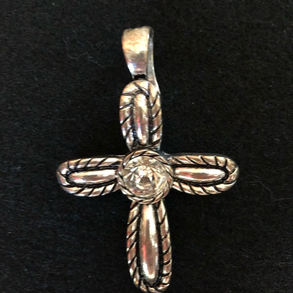 Beautiful New Without Tags Silver Tone Cross Pendant (* Pendant Only*) - Picture 3 of 5